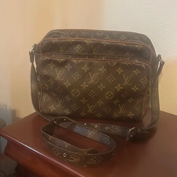 Louis Vuitton Nile vintage messenger crossbody bag - Picture 2 of 5
